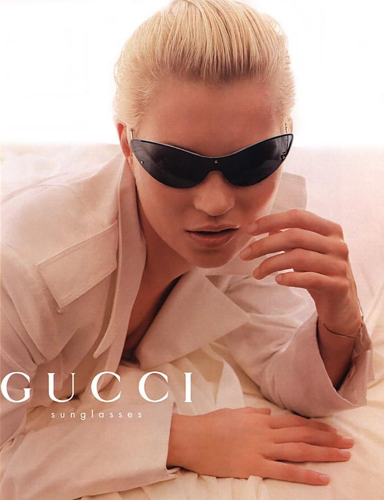 8irth's tweet image. sisqo wearing gucci S/S 2001 clear sunglasses in his "dance for me" music video.