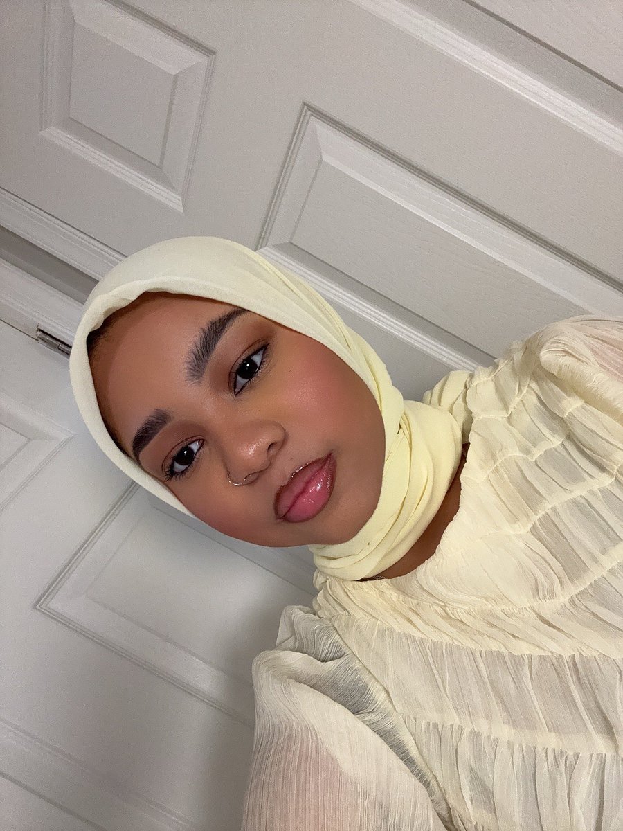 iluvmuu's tweet photo. the only person i let touch my face! https://t.co/AWJxo6QoY8