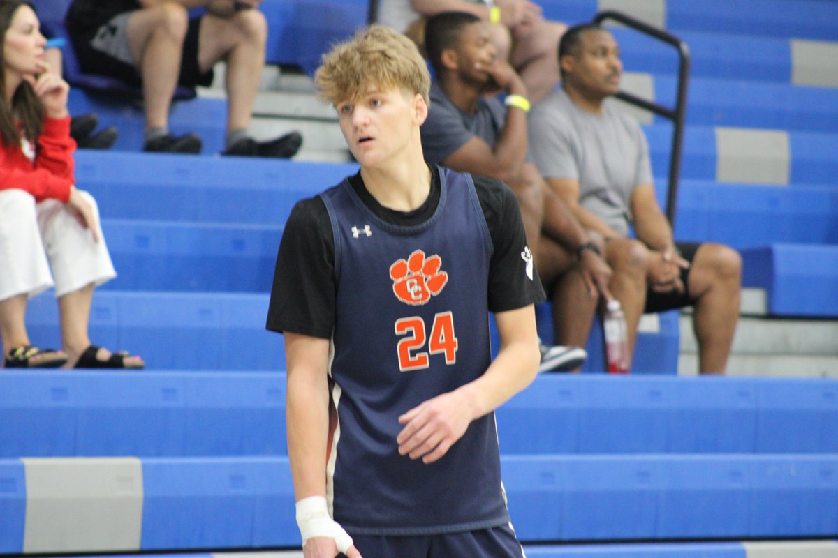 Cougar Sports on K105 (@k105sports) on Twitter photo BOYS: Grayson County 77 Indian Hill (OH) 58 | FINAL
<a href="/JackLogsdon_24/">Jack Logsdon</a> goes OFF for 33 points, six rebounds, three blocks and two steals as the Cougars finish a perfect 4-0 in the @KABCShooutout. BOYS: Grayson County 77 Indian Hill (OH) 58 | FINAL
<a href="/JackLogsdon_24/">Jack Logsdon</a> goes OFF for 33 points, six rebounds, three blocks and two steals as the Cougars finish a perfect 4-0 in the @KABCShooutout.