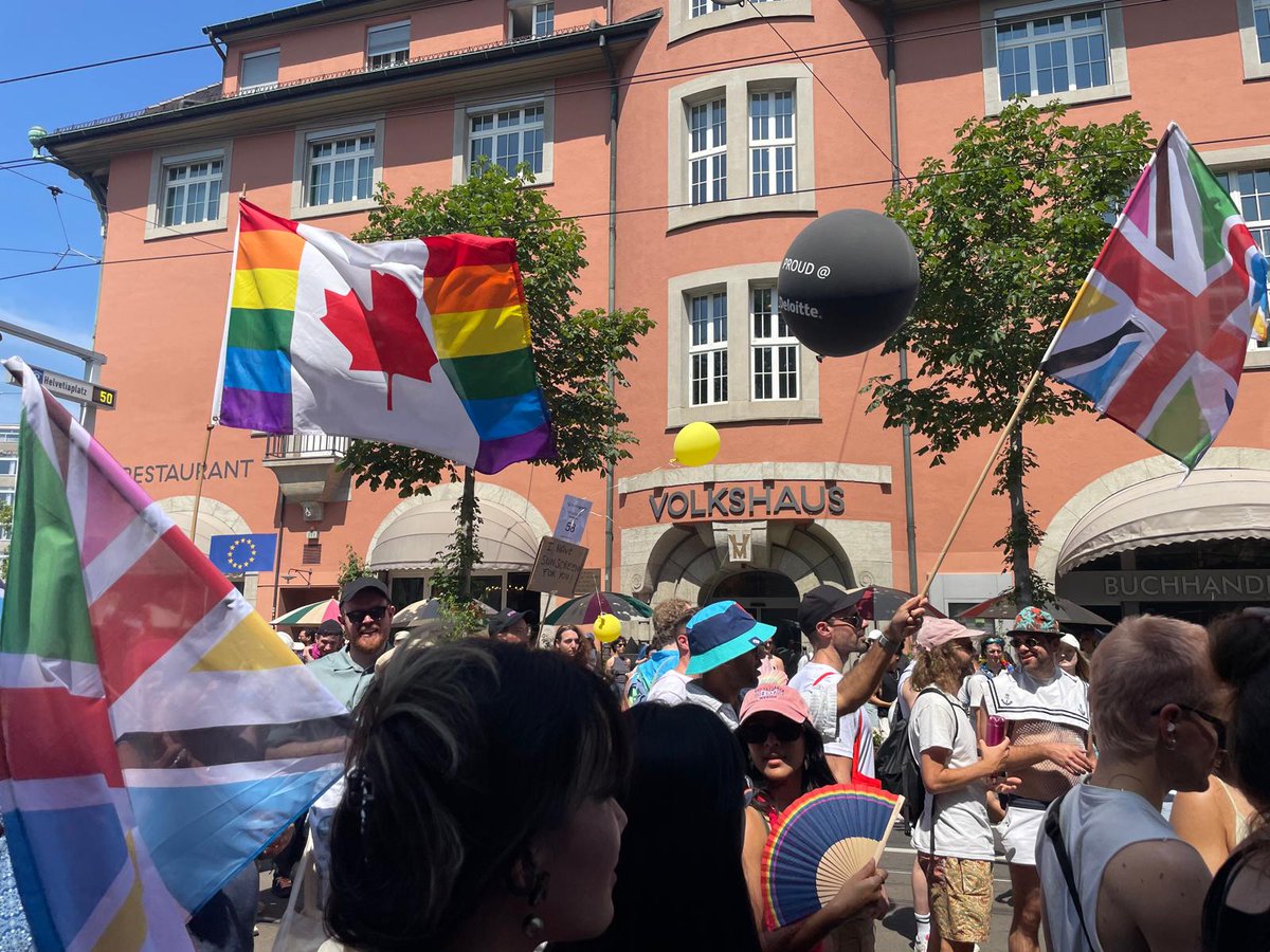 EU-Delegation Berne (@euinswitzerland) on Twitter photo We 🇪🇺 were proud to join #ZurichPride & march in solidarity alongside fellow <a href="/DipsforEquality/">Diplomats for Equality Switzerland</a> 🏳️🌈 from 🇮🇪, 🇨🇦 & 🇬🇧 💪
👉 This year's theme - "Gemeinsam für unsere Gesundheit" - is an important call to action to tackle inequalities in healthcare access for LGBTIQ+ individuals We 🇪🇺 were proud to join #ZurichPride & march in solidarity alongside fellow <a href="/DipsforEquality/">Diplomats for Equality Switzerland</a> 🏳️🌈 from 🇮🇪, 🇨🇦 & 🇬🇧 💪
👉 This year's theme - "Gemeinsam für unsere Gesundheit" - is an important call to action to tackle inequalities in healthcare access for LGBTIQ+ individuals