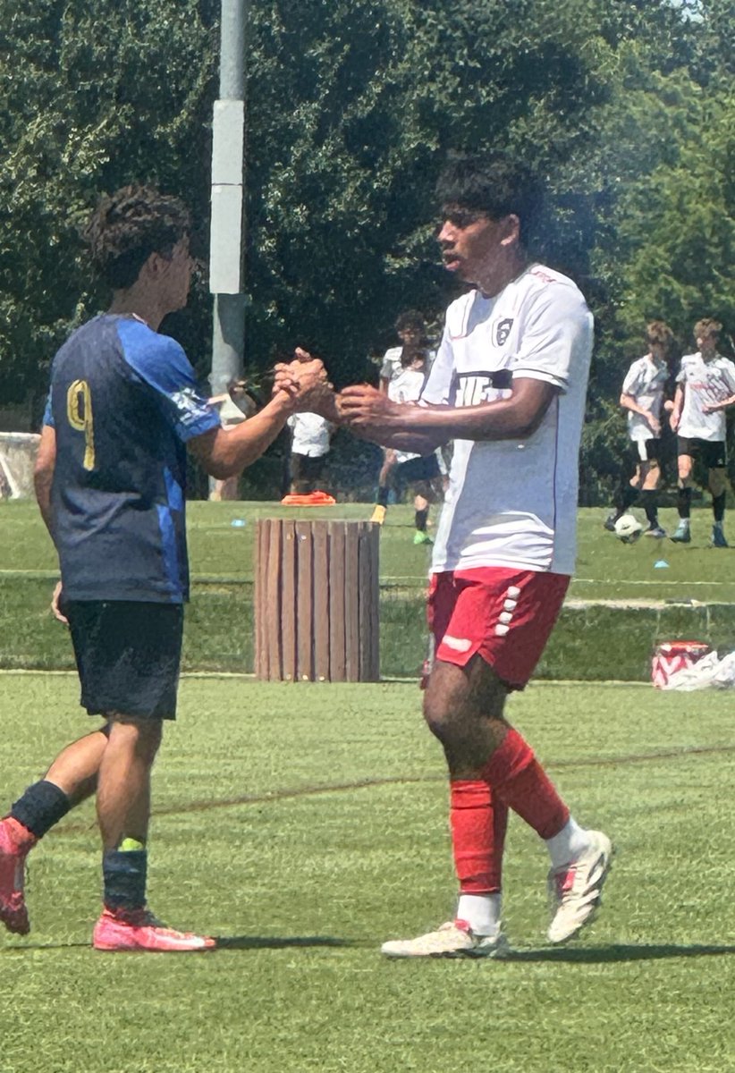 Final 2-1| Legends come back from a goal down in the second half to get the win. Next game is tomorrow morning at 8am against Team Challenger FC.