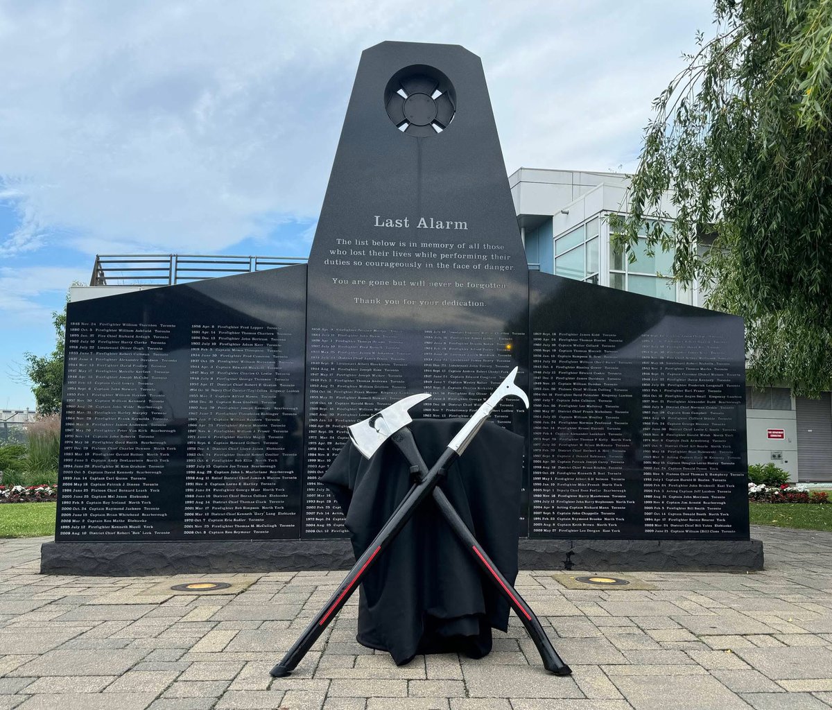 The @CityOfToronto to honour fallen firefighters with a Memorial Honour Roll ceremony on Sunday June 22 at 11am. TFS Stn. 334. bit.ly/3T2rcz7 #LODD #Toronto
