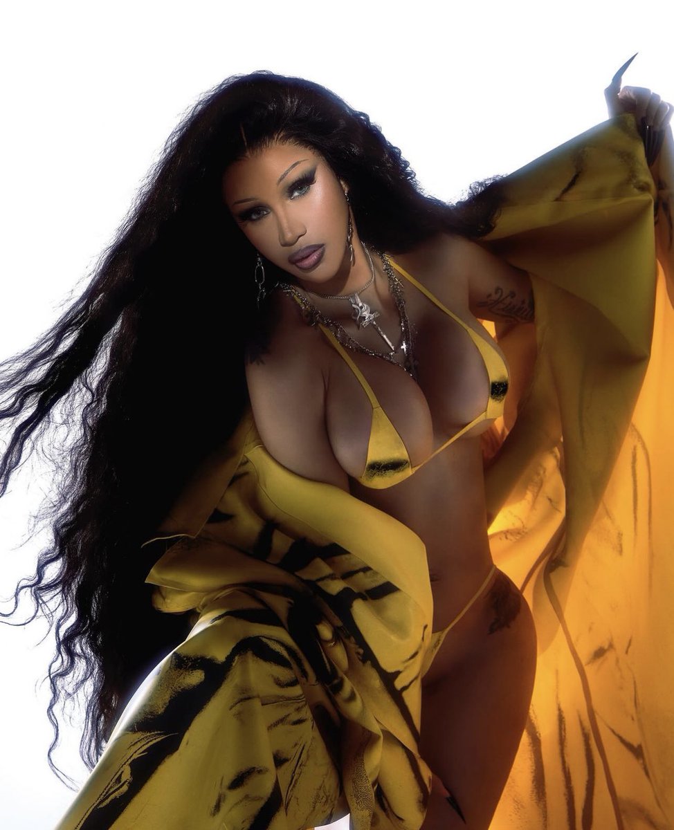 “Outside” by the numbers

#1 on US ITunes
8 #1’s across the world on ITunes
#2 on Apple music 
#1 on Hip-Hop/Rap on Apple music 
#20 on US Spotify Charts (759k streams)
#147 on Global Spotify Charts (1.3M streams) 
750K views on YouTube.