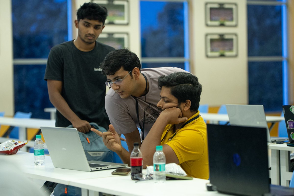 Day 1 at #Crewhouz 4.0 was a full-on code, caffeine &amp; chaos kind of vibe.

📍 Coders locked in.
🧠 Ideas flying.
🛠️ MVPs shaping up.
🎤 Talks that sparked something real.

This isn’t just a hacker house.
It’s a movement of builders who mean business.

#ICPhubs