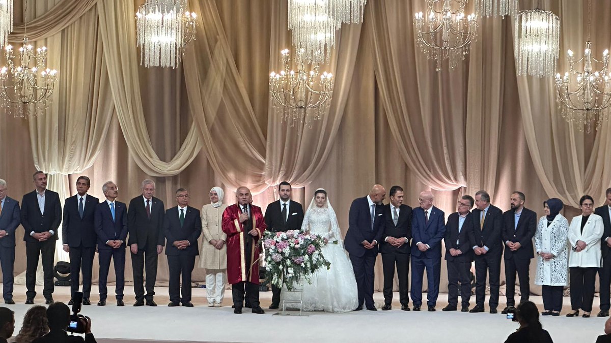 Trabzon Milletvekilimiz Sn. Adil Karaismailoğlu’nun kıymetli evladı Ali Eren ile İrem Nur’un nikah akitlerine şahitlik ettik.

Rabbim gençlerimize iki cihan saadeti nasip eylesin.