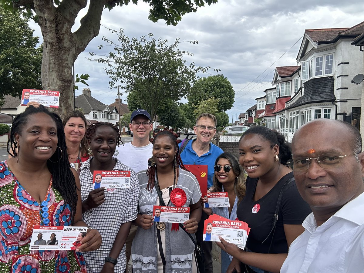 It has been a fantastic day engaging with residents in 𝑵𝒐𝒓𝒃𝒖𝒓𝒚 𝑷𝒂𝒓𝒌 𝑾𝒂𝒓𝒅 during our #labourdoorstep campaign. 

𝑴𝒂𝒏𝒚 𝒆𝒎𝒑𝒉𝒂𝒔𝒊𝒔𝒆𝒅 𝒕𝒉𝒆 𝒏𝒆𝒆𝒅 𝒕𝒐 𝒇𝒐𝒄𝒖𝒔 𝒐𝒏 𝒌𝒆𝒚 𝒊𝒔𝒔𝒖𝒆𝒔 𝒔𝒖𝒄𝒉 𝒂𝒔 𝑻𝒐𝒘𝒏 𝑪𝒆𝒏𝒕𝒓𝒆 𝒓𝒆𝒈𝒆𝒏𝒆𝒓𝒂𝒕𝒊𝒐𝒏,