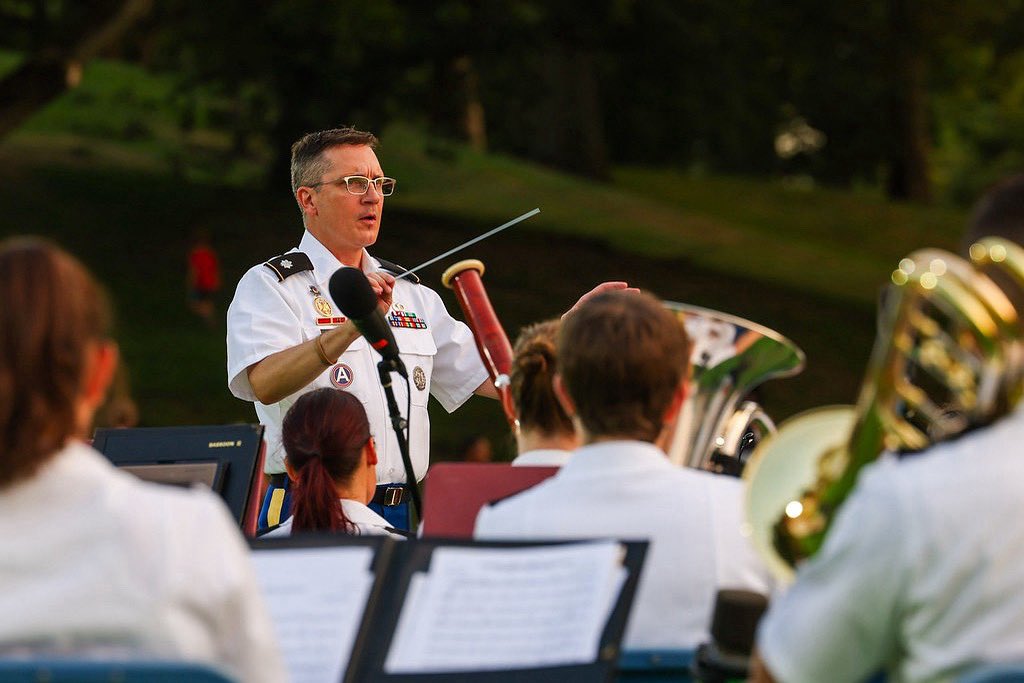 🎶 Concert Tonight! 🎶

Join us this evening as the West Point Band presents “Night on Broadway” featuring a lineup of fantastic guest vocalists! 

Saturday, June 21, 7:30 pm
Trophy Point Amphitheater,
West Point, NY

🎭 Tonight’s program: band.westpoint.edu/event/night-on…