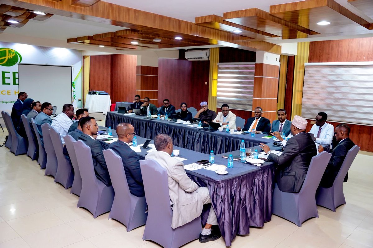 Chaired today’s <a href="/MoPIED_Somalia/">MoPIED</a> mid-year leadership retreat—sharp focus, bold ideas, and shared resolve. We’re accelerating delivery on #NTP2025_2029 and our 2025 targets. #Somalia’s transformation is not a dream—it's a plan in motion. #MoPIED #SomaliaRising
