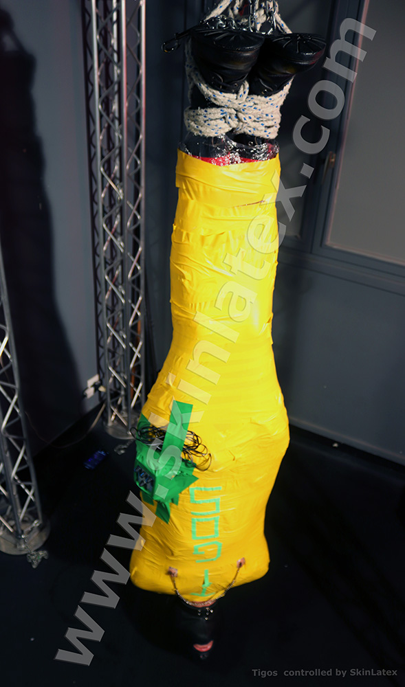 [May 2025 - Yellow weekend for <a href="/tigos_sub/">tigos</a> - Pic 3]

And now, let's suspend the mummy...

#SkinLatexPicture #Bondage #Mummification #LeatherHood #TitsTorture #Electro #SensoryDeprivation #Suspension