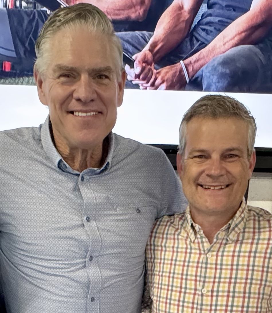 dougwmize's tweet image. Thanks @DaleMurphy3 for patiently listening to my Bruce Benedict throwing out 3 runners in the same inning story. Last night was great. @anchorbatco #Bruuuuuce