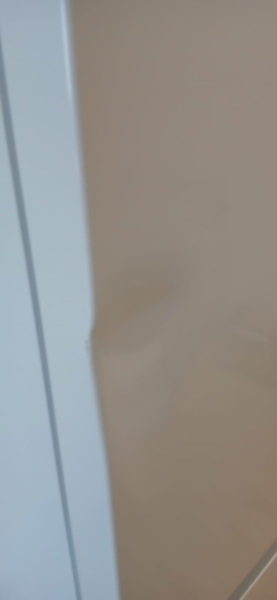 tipster_verdee's tweet photo. @MediaMarkt_es haciendo de las suyas... me entregan una nevera reventada de golpes, me dicen que adjunte fotos y que se ponen en contacto conmigo. Oasan los días y nada, llamo de nuevo y me dicen que le darán prioridad. 

Ya han pasado más de 10 días y aún no tengo noticias https://t.co/Z0pPogr1f4