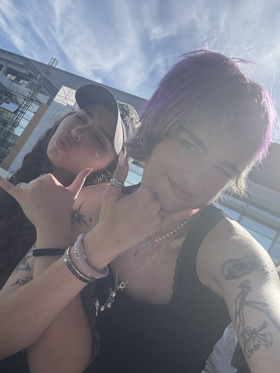dreamjixian's tweet photo. Me and my Wumuti bestie 🩷❤️ 

him 

#XLOV #엑스러브
#_ONE #XLOV_LONE 
#1andOnly. #XLOV_1andOnly. https://t.co/lKMxsx46RE