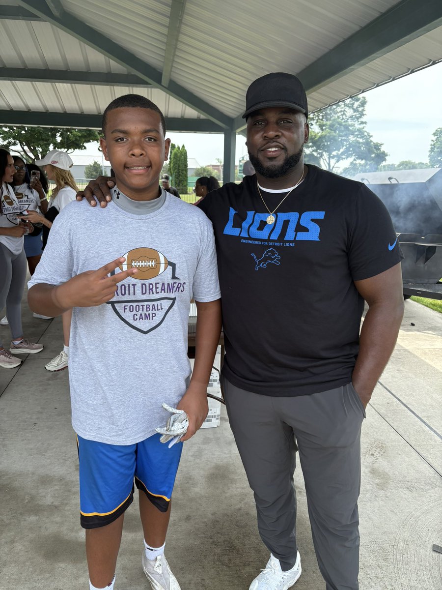 Great youth camp today at Wayne State! Man my nephew got to meet Pitt and Joique. #onewarrior we back our own!