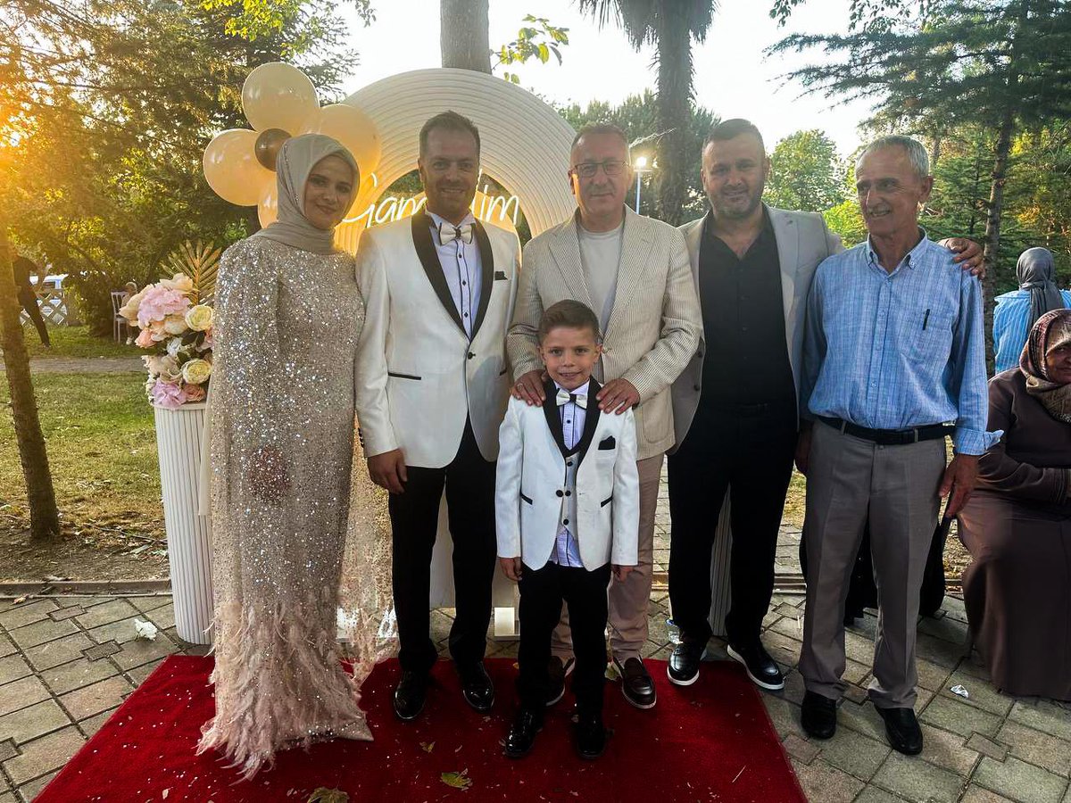 Kadir Alp ve Alper Arabacı evlatlarımızın sünnet cemiyetine katılarak sevinçlerine ortak olduk. 

Kıymetli aileleri Ümran &amp; Halim Arabacı çiftini tebrik ediyor, yavrularımıza sağlıklı ve hayırlı bir ömür diliyoruz.

Rabbim nice güzel günlerini göstersin inşallah.