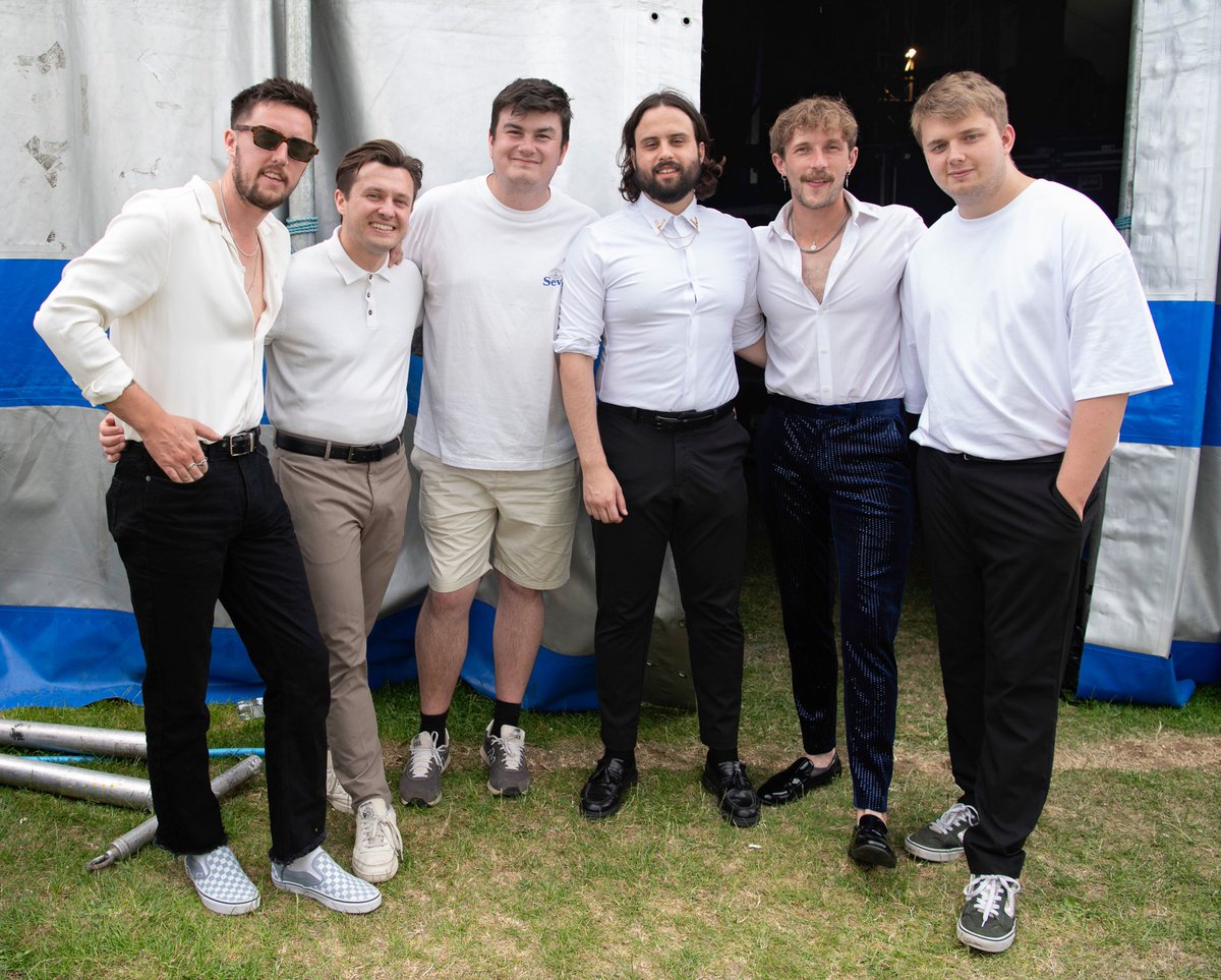 crystaltidesuk's tweet image. Thanks @IsleOfWightFest !!

We thought it might be a struggle but you turned out en masse!

Love ya x

📸 - Rhona Murphy
