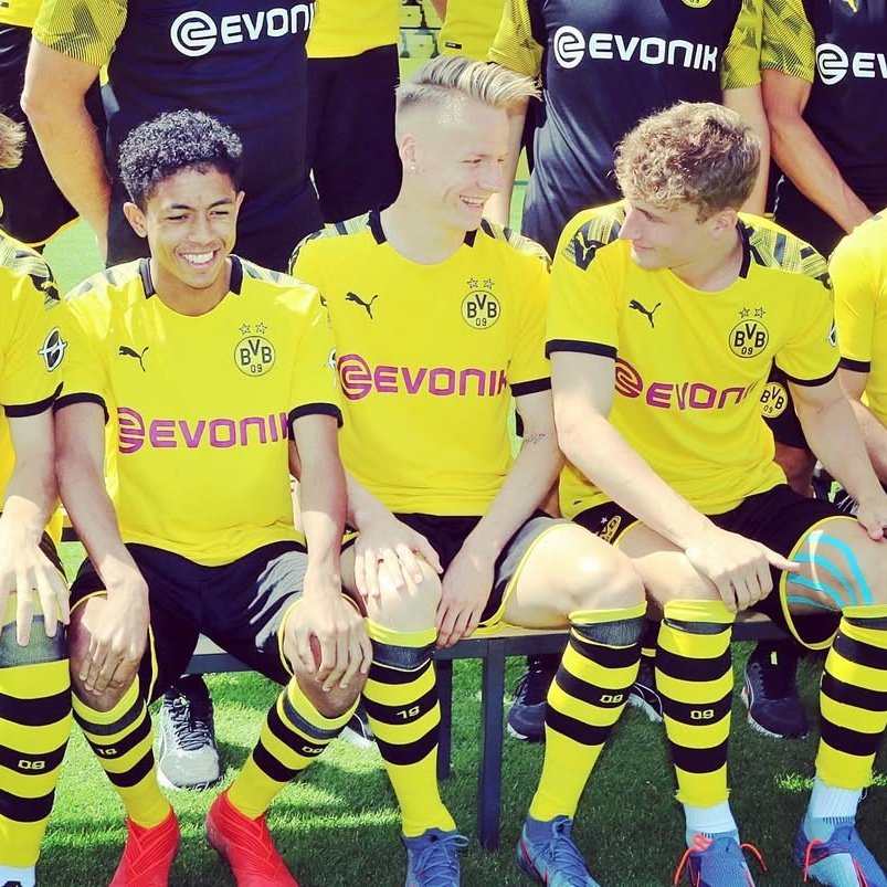 Pemain Mamelodi Sundowns nomor punggung 17, Tashreeq Matthews pernah bermain di tim junior Borussia Dortmund pada periode 2018-2019.

Dia pernah ikut ujicoba bareng tim senior, dan sempat ikut tim U23 angkatan Chris Führich dan Patrick Osterhage.