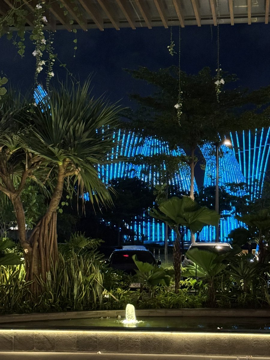 안뇽하세요 제가 자카르타라는 곳에 다녀왔다는 소식인데요 갔다와서 병걸림 다시가고싶은병 이런게아니라 ㄹㅇ 발리밸리라는병이있대요 지금 하루종일 배아프고 열나고 식은땀나고 이젠 두드러기 올라와서 몸까지간지러우요 살려주세요.....