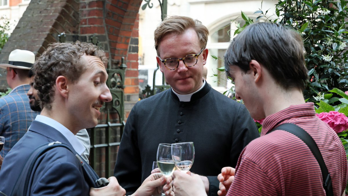 ASMSLondon's tweet image. What a splendid parish party we had in our courtyard after the High Mass and Procession for Corpus Christi. It was a beautiful summer evening and we very much enjoyed catching up with friends and welcoming visitors. Huge thanks to all who helped provide refreshments, served…