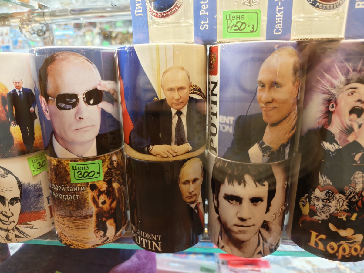seeingmole's tweet image. The #Putin coffee mug I never realized I always wanted. Now I can admire him every time I drink coffee.
They even had matryoshka doll with Putin. So one opens it up and there's a smaller Putin inside. Must be ultimate scary shit for some people!