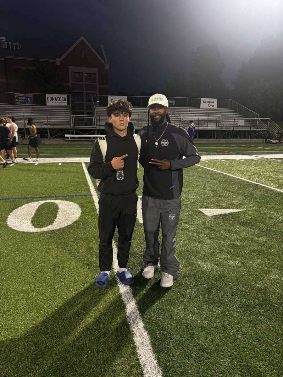 AidenHops02's tweet image. Had a great night at @MercyhurstFB camp!

@CoachGlad @CoachWaring @coachtherman @CoachRiemedio @CoachSydeski @ElijahAltizer @coachleebehnke @domcooksr @LITMINC @dylanmcduffie8 @JerrySmith617