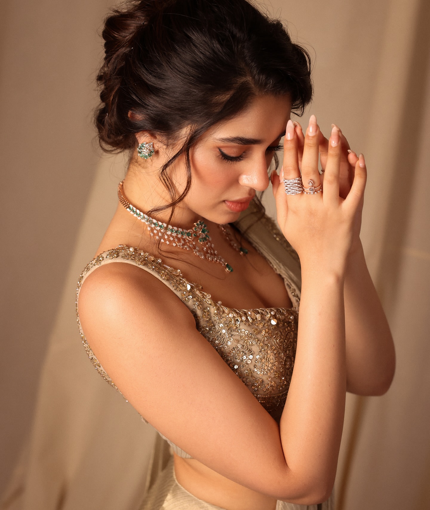 Gt-ADL9bEAAKGPU?format=jpg&name=large