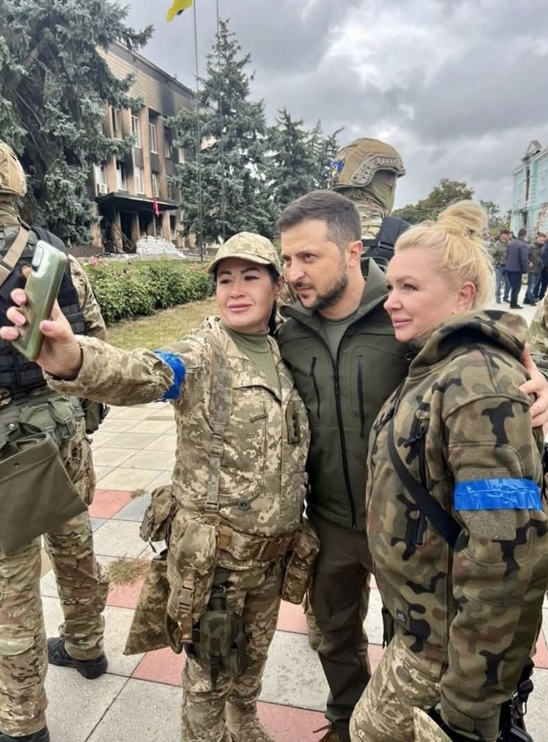 OlenaRohoza's tweet image. Can we get 5000 people to reply &quot;I stand with Ukraine 🇺🇦&quot;?

Yes or No