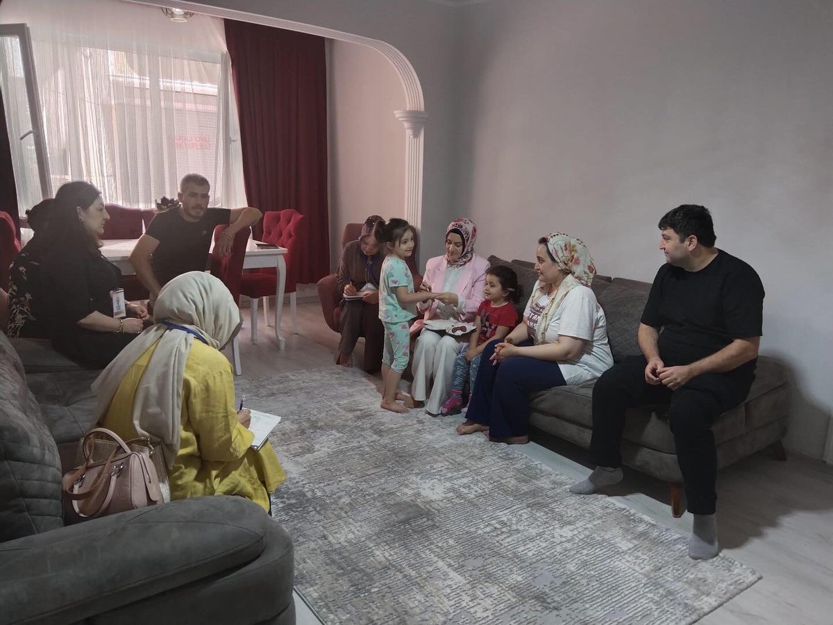 akkadinn5555's tweet photo. İlkadım İlçe Kadın Kolları Başkanımız @55sevgickr İlçemizde ikamet eden Sevilay Akıncı ve Harun Akıncı çiftini ziyaret etti.Nazik misafirperverlikleri için kendilerine teşekkür ediyoruz. https://t.co/ErXptZcQIP
