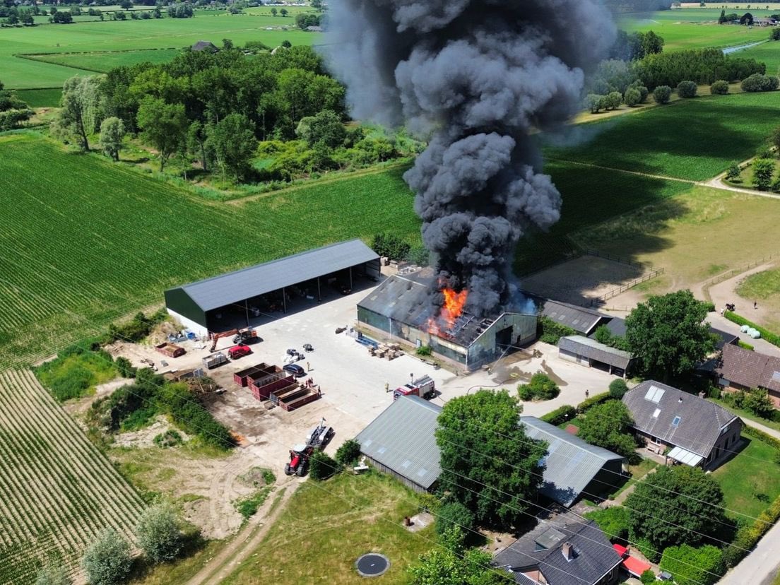 Brand in agrarisch bedrijf Empe