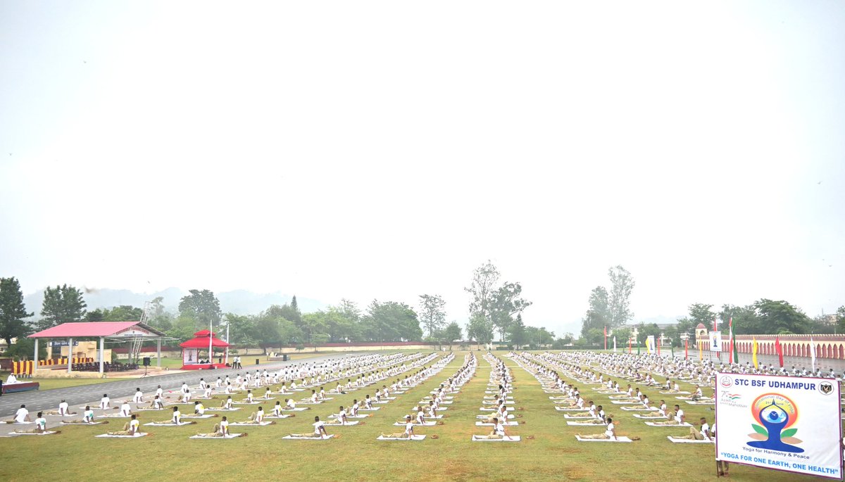 "Yoga for One Earth, One Health"— the spirit of #InternationalYogaDay2025 echoed across STC BSF Udhampur.
More than 1000 Trainees &amp; Staff at STC in association with <a href="/moayush/">Ministry of Ayush</a> &amp; Bharatiya Yog Sansthan.
A collective step towards health, harmony &amp; discipline. 🇮🇳
<a href="/moayush/">Ministry of Ayush</a> <a href="/BSF_India/">BSF</a>