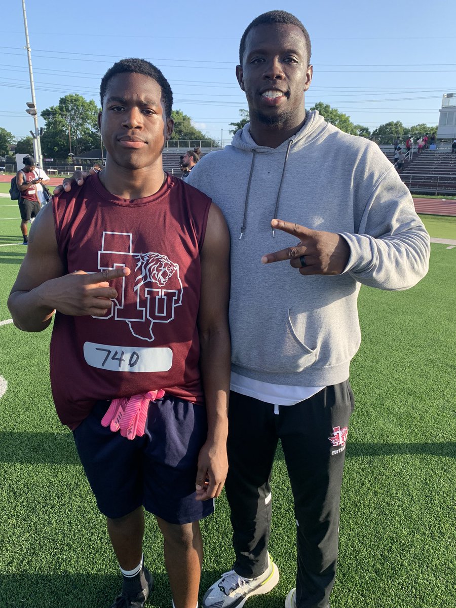 @marquayhunter (@marquayhunter) on Twitter photo Had a great opportunity to compete yesterday <a href="/TSUFootball/">Texas Southern Football</a>. Thanks to staff for the invite and opportunity..
<a href="/Coach_JNance/">Jack Nance</a> <a href="/dishman_cris/">Cris Dishman</a> <a href="/CoachPasswaters/">Matthew Passwaters</a> <a href="/CoachBParker17/">Bill Parker</a>
<a href="/DickinsonFB/">DHSGatorFB</a> <a href="/DHSFBRecruiting/">Dickinson H.S Football Recruiting</a> Had a great opportunity to compete yesterday <a href="/TSUFootball/">Texas Southern Football</a>. Thanks to staff for the invite and opportunity..
<a href="/Coach_JNance/">Jack Nance</a> <a href="/dishman_cris/">Cris Dishman</a> <a href="/CoachPasswaters/">Matthew Passwaters</a> <a href="/CoachBParker17/">Bill Parker</a>
<a href="/DickinsonFB/">DHSGatorFB</a> <a href="/DHSFBRecruiting/">Dickinson H.S Football Recruiting</a>
