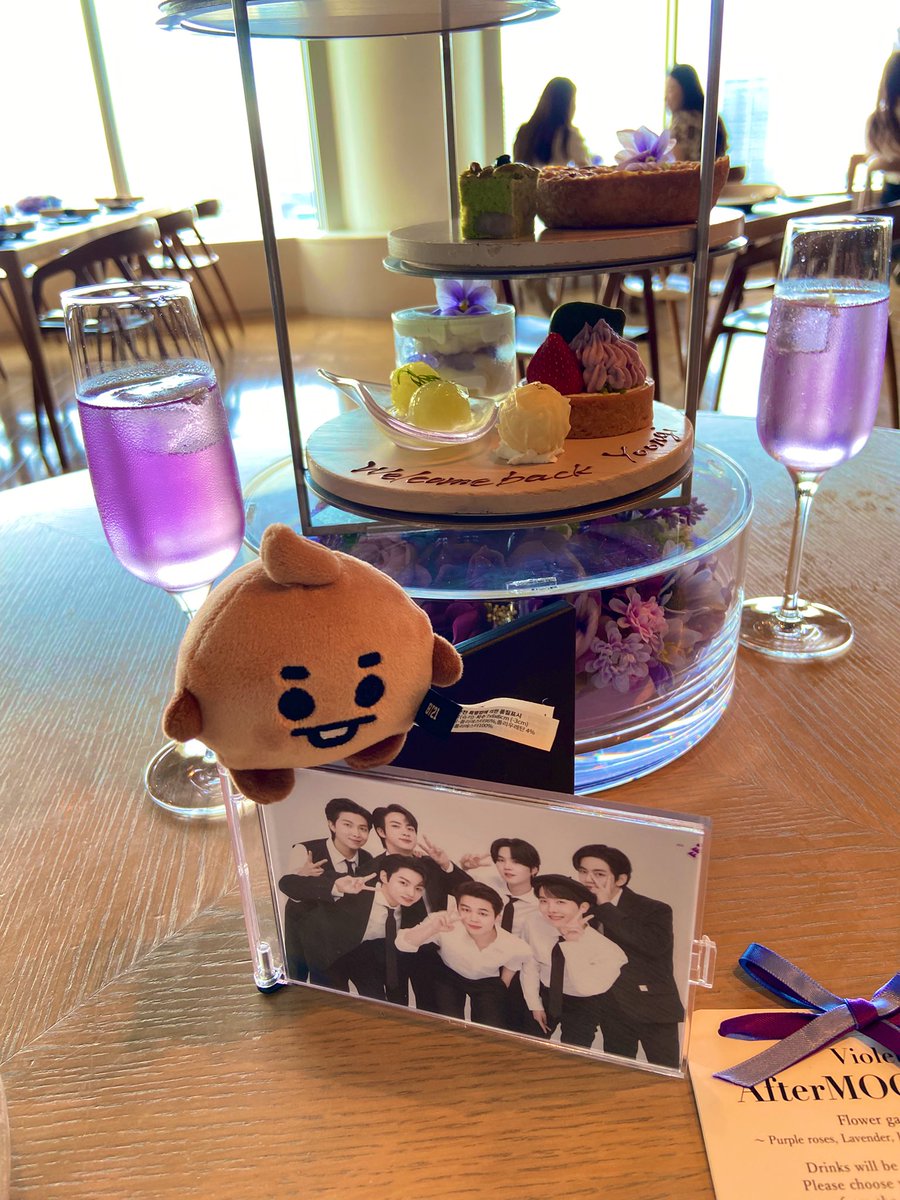 run_run_maru_'s tweet photo. ユンギさんおかえりなさい😭💜
ずっとずっと待ちわびていた
今日という日をお祝いしてきました🎉

これからまた7人が見られると思うと
本当に嬉しすぎる。

フィガちゃん、記念すべき日に
ご一緒させてくれてありがとう😍🫰🏻

#WelcomeBackYoongi 
#WelcomeHomeSUGA 
#WelcomeBackBTS https://t.co/Mam923vMls