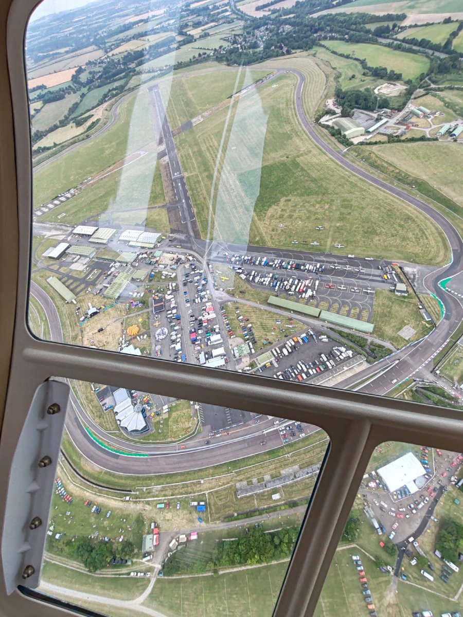 JamieLedwith's tweet image. Got the day off from flying the drone today. So thought I'd fly in a helicopter instead.

@thruxtonracing