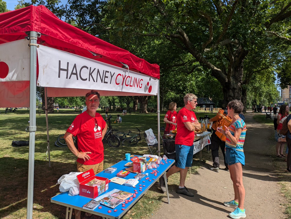 hackney_cycling's tweet image. What a day for it!
We love summer, free breakfast, Hackney and cycling in London!!
Thanks to the HCC crew for helping, Brenda for coordinating and everyone who stopped by!
Lovely to see you all. 🚲🚲🚲
@Streetfilms @willnorman @SarahWoodberryD @AnntoinetteBra1 Anya Sizer