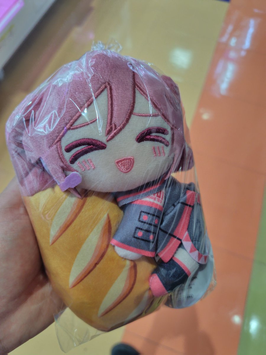 テトさんのぬいぐるみ、3000円と少しでゲット。（店員さんのアシストあり）
この前のあかりちゃんに比べたらマシだけどけっこう使ってしまった。