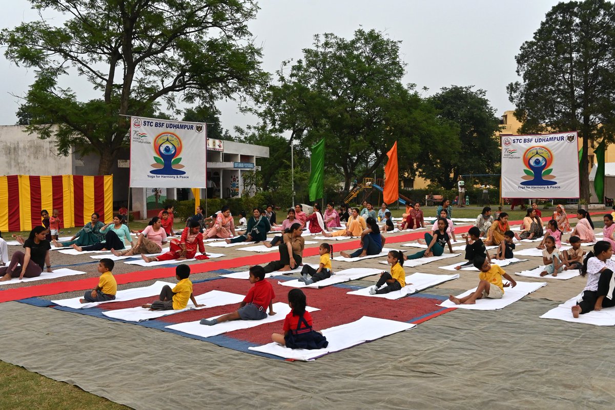 "Yoga for One Earth, One Health"— the spirit of #InternationalYogaDay2025 echoed across STC BSF Udhampur.
BWWA members &amp; children at Ankur Play School in association with <a href="/moayush/">Ministry of Ayush</a> and Bharatiya Yog Sansthan.
A collective step towards health, harmony &amp; discipline. 🇮🇳
<a href="/moayush/">Ministry of Ayush</a> @BSF