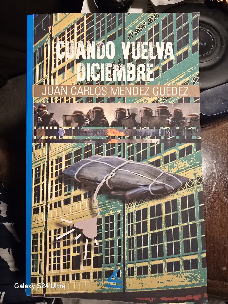 Aquiles EVD (@aquilesevd) on Twitter photo Hermosa novela "Cuando vuelva diciembre" del crack <a href="/mendezguedez/">J.C Méndez Guédez</a>; conmueve al infinito al disfrutarse su contenido, porque hay lecturas que dejan el rastro de vida que a veces desandas: "...de inmediato compruebo que mi tiempo y el de ella dejaron de interceptarse hace mucho..."! Hermosa novela "Cuando vuelva diciembre" del crack <a href="/mendezguedez/">J.C Méndez Guédez</a>; conmueve al infinito al disfrutarse su contenido, porque hay lecturas que dejan el rastro de vida que a veces desandas: "...de inmediato compruebo que mi tiempo y el de ella dejaron de interceptarse hace mucho..."!