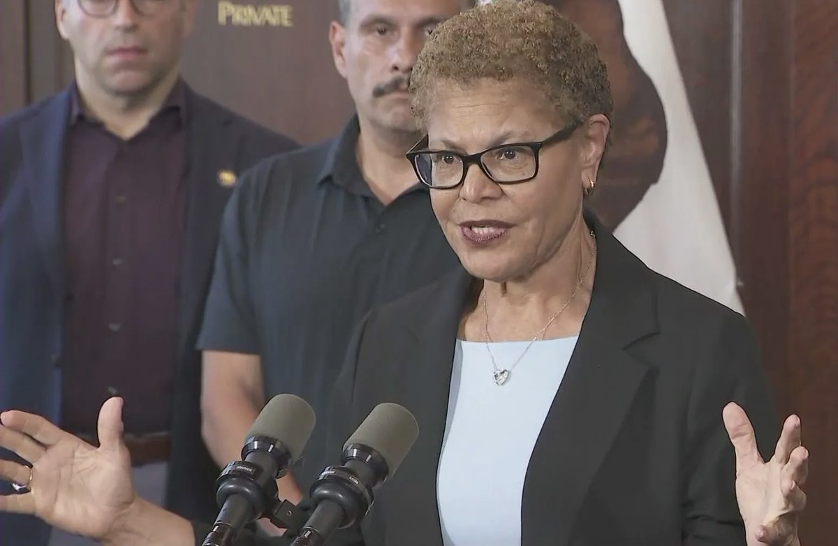 JD VANCE calls Senator Alex Padilla 'Jose' 

L.A. Mayor Karen Bass condemns JD Vance’s remarks: ‘How dare you’

Drop 💙 for Mayor Karen Bass