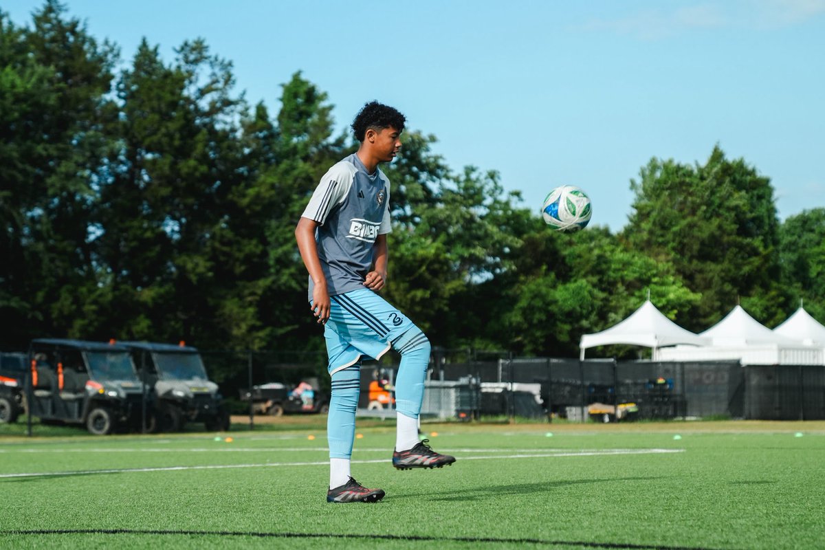 phlunionacademy's tweet image. Getting warmed up for the U-15 @MLSNEXT Cup Final 😤
Stream at 9:30am ➡️ YouTube.com/@mls/streams
#DOOP | #BabySnakes