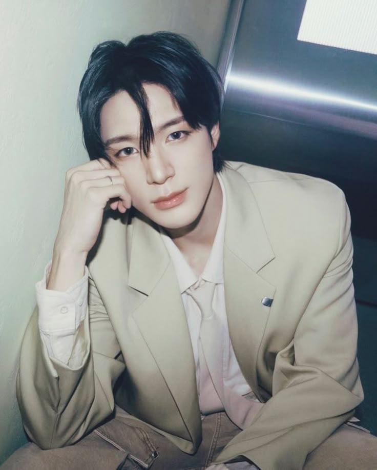 pilih tirai 1 atau gua?