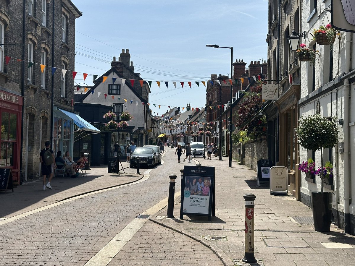 Bury St Edmunds looking stunning today on #SuffolkDay2025 in glorious sunshine.