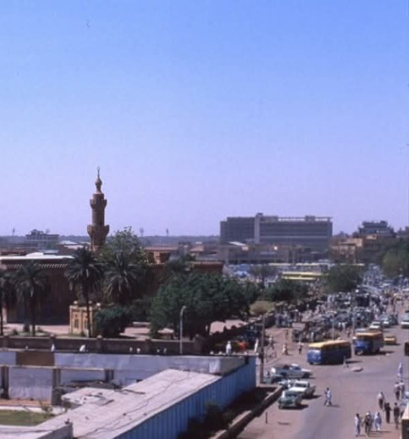 16 ديسمبر 1979 – غادر الفوج الأول من اللاجئين، ومعظمهم من الإريتريين والإثيوبيين، العاصمة السودانية الخرطوم صباح اليوم متجهين إلى إقليم كسلا شرقي البلاد، تنفيذاً لقرار رئاسي بإخلاء العاصمة والمدن السودانية الأخرى من اللاجئين.

ويأتي هذا الترحيل في أعقاب القرار الذي أصدره الرئيس