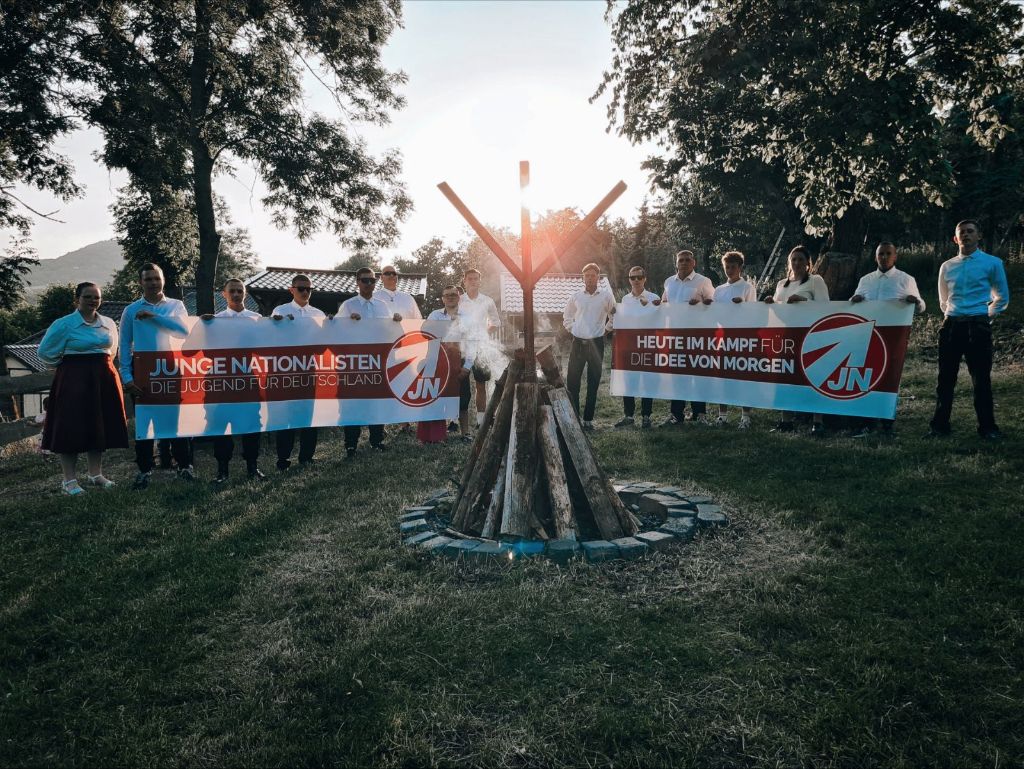 “Sei, was du willst auf der Welt!
Aber was du bist, habe den Mut ganz zu sein.” ~ Albert Leo Schlageter  

Im Kampf  - FÜR DEUTSCHLAND!
Mit der JN  - VORAN!

#Thüringen #Heimat #JN