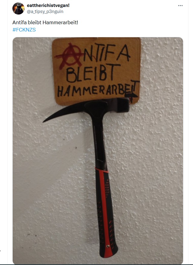 Die Gefahr kommt von Rechts.  #MajaT #Maja #Hammerbande