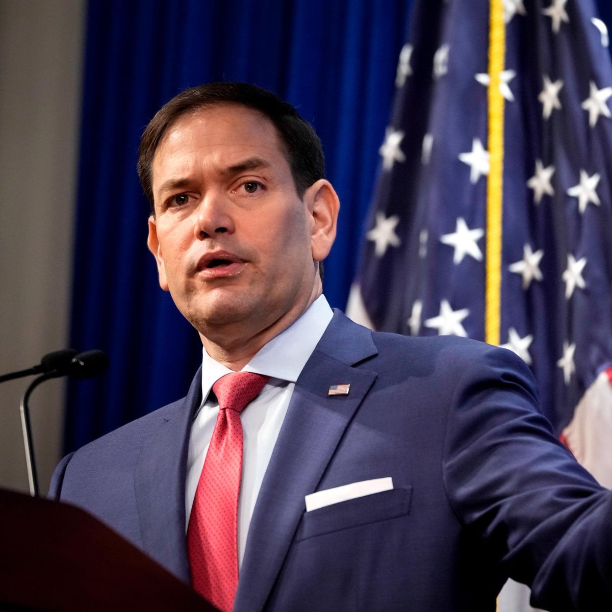 🚨 BREAKING: Secretary of State Marco Rubio orders applicants for several student visas to set their social media to PUBLIC so the U.S. can vet if they intend to harm American interests.

The right move.
