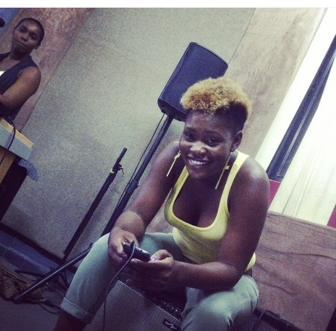 100KomplekSOUND's tweet photo. VwaLYE tour 2013  @rutshelle @aniealerteht  #Aquin https://t.co/MLeH3hjtKm