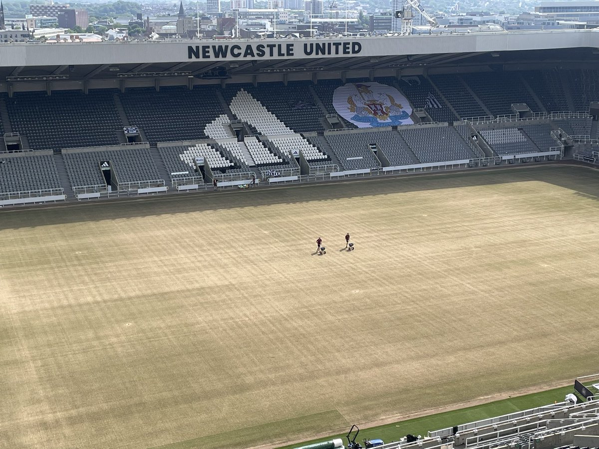 WASNAPPER's tweet image. Mr Fender done &amp;amp; dusted, now the ground staff working hard on getting the new pitch immaculate again for next season