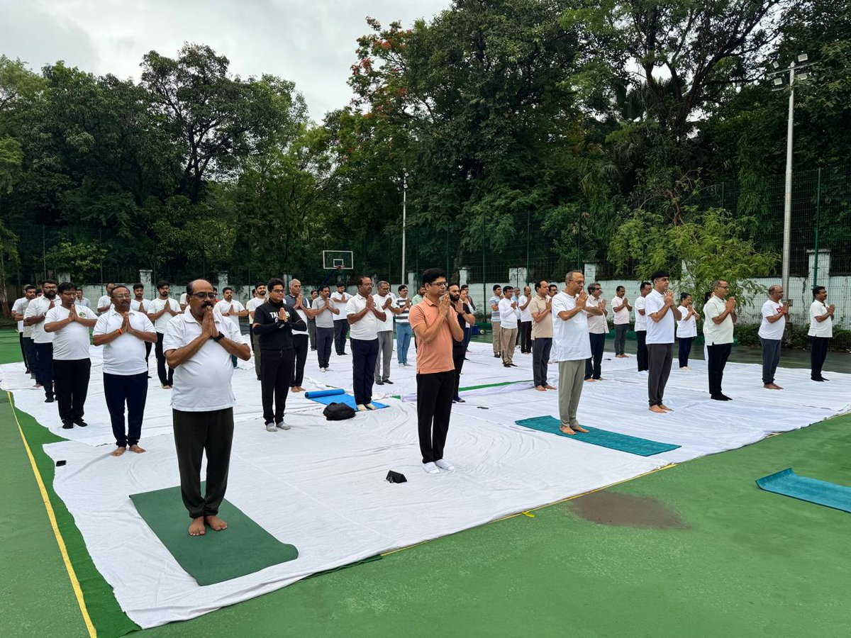 EXCISECGST's tweet image. Today morning, CGST Indore Commissionerate celebrated &quot;Yoga Day&quot; with all joy and enthusiasm with the entire staff in open cloudy sky.