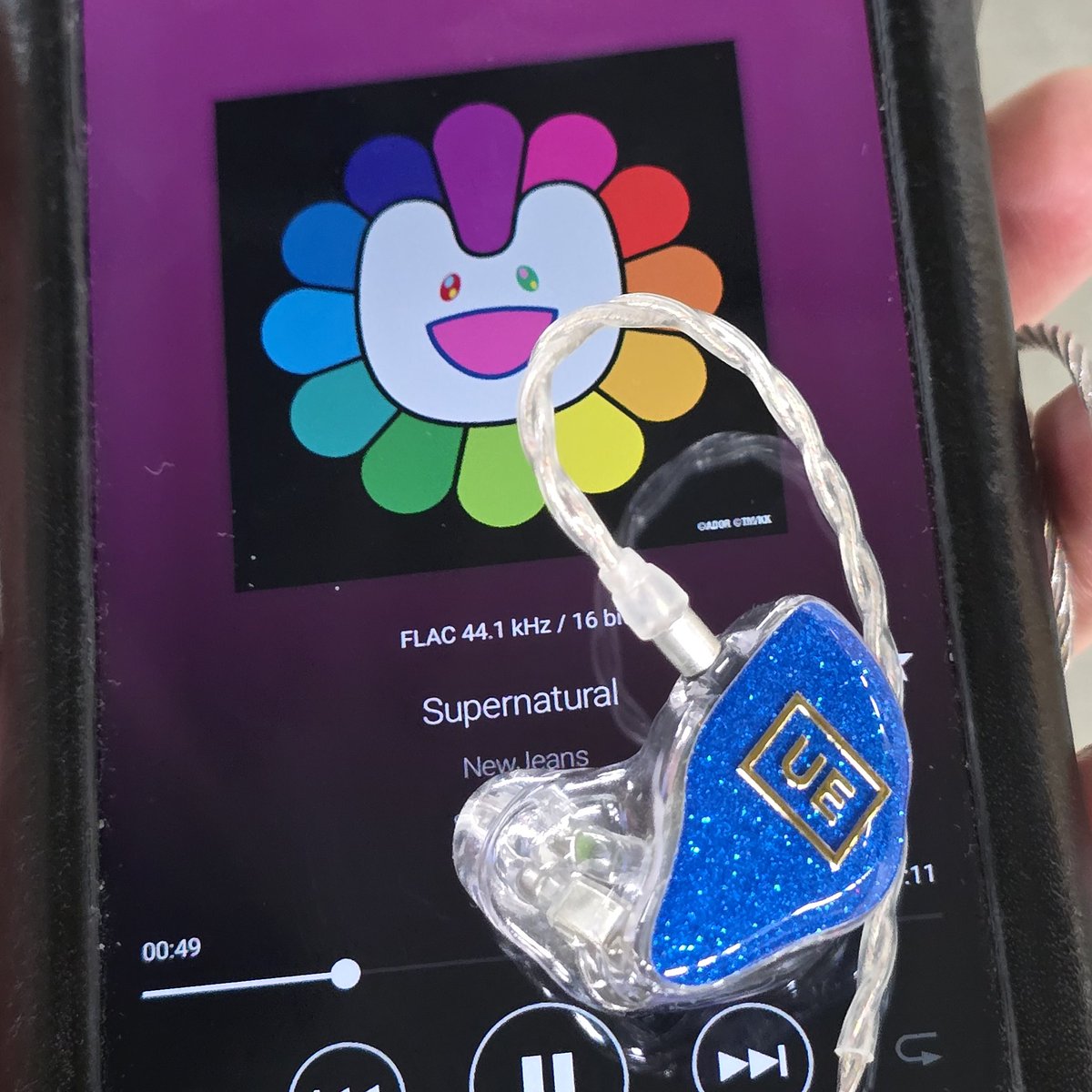 というわけでお疲れ様でした🐇
#今日のイヤホン
#UltimateEars UE5PRO
#NJZ #NewJeans