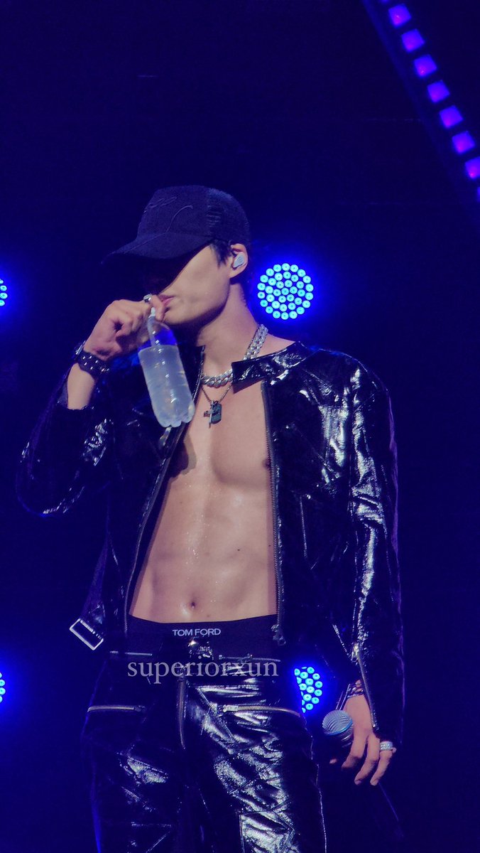 nothingonini's tweet photo. THIS IS CRAZY OH MY GOD JONGIN?#%*?$, https://t.co/GHhjpu5YlO