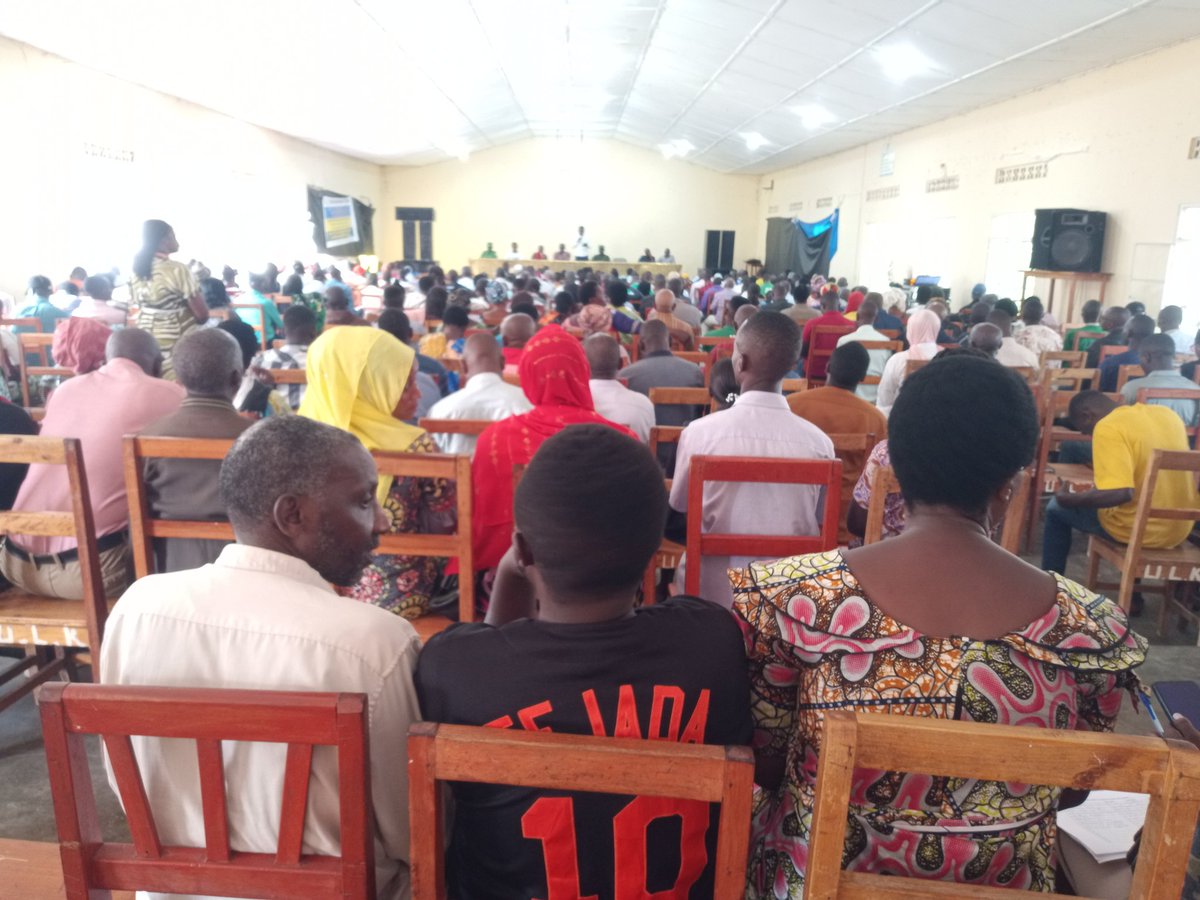 Umunyamabanga Nshingwabikorwa w'umurenge wa Gisenyi <a href="/Uwinez4Francine/">Francine UWINEZA</a> yatangiye atanga ishusho y’uko ibipimo by’umurenge biri gushyirwa mu bikorwa&amp;perezida w’Inama Njyanama y’Umurenge w nawe asangiza Inama Njyanama y’Akarere ibikorwa bagezeho nibyo bari gukora .#ImiyoborereMyiza